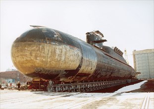 Russian nuclear-powered 'novomoskovsk' submarine, 2/04.