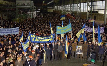 Ukraine election crisis 2004, a meeting in support of viktor yanukovich held at the donetsk metallurgical works, donetsk, ukraine, november 24 2004.
