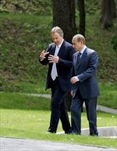 Russian president vladimir putin receives british prime minister tony blair in novo-ogarevo, moscow region, russia, 6/05  .