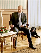 Russian president vladimir putin and his favourite labrador connie welcomed jordan's king abdullah ll in the bocharov ruchei residence on the black sea coast, august 18, 2005.