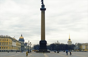 Alexander column in palace square, st, petersburg, russia.