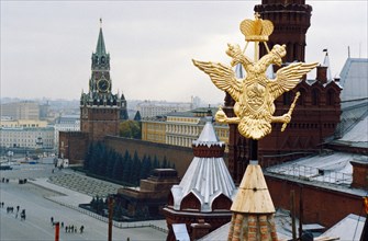 Bronze 2-headed eagle, symbol of the russian state, atop the resurrection gate of the kremlin in moscow, russia, november 1995.