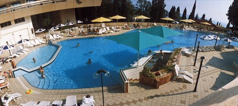 The swimming pool of the lazurny hotel on the black sea in sochi, krasnodar region, russia.