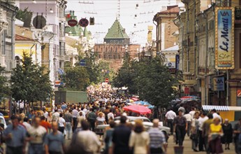 Ulitsa bolshaya pokrovskaya, a pedestrian shopping street in nizhny novgorod, russia.
