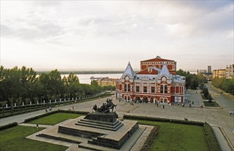 The a, m, gorky drama theater with a monument to chapayev in the foreground, samara, russia.