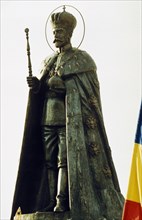 Monument to tsar nicholas ll (by vyacheslav klykov) in podolsk, moscow region, russia, 1999.