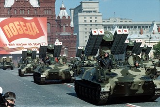 Red square, moscow, ussr, may 1990: 45th anniversary of the great patriotic war, soviet missile crews on parade.