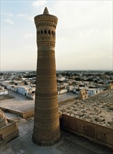 Minaret of the kalyan mosque, built in 1127, is 46,5 meters high, bukhara, uzbekistan, 1990s.