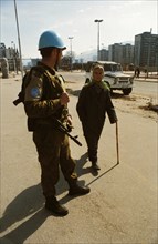 A russian un soldier on patrol in sarajevo, bosnia, may 1994.