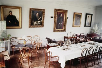 The drawing room ('the hall') at yasnaya polyana, the tolstoy family estate, it served as a combined dining room, sitting room and parlour.