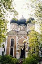 The protection cathedral in the izmailovo estate on isle serebryany in the moscow region of russia, 2004.