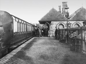 Faringdon train station depicted from a magic lantern slide