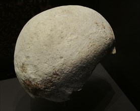 Chalcolithic period, Skull of Homo sapiens impregnated with dye (ocher)