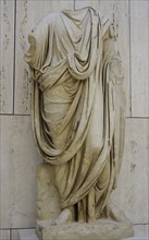 Statue of togate figure