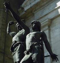 Statue of Indibil and Mandonio.