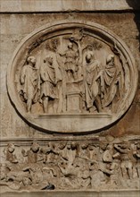 Arch of Constantine. Circular relief depicting sacrifice to Diana.