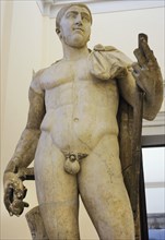 Alexander Severus with idealized body of the Diomedes Cuma-Munich type.