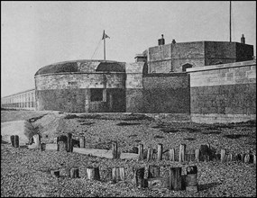 Hurst Castle is let 1541-1544 build Hampshire in the English county at Hurst Spit an artillery fort