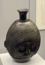 Head shaped vessel