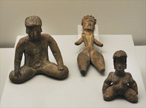 Figure of sitting woman, female figure, Middle Preclassic Period