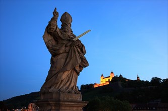 Sankt Kilian statue and fortress Marienberg