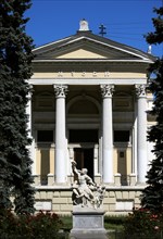 General view of the facade and copy of the sculptural group Laocoon.