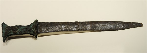 Sword with iron blade and bronze knob