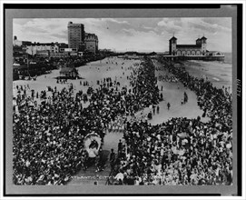 Atlantic City, N.J. - beauty pageant and crowd on the beach. 1920s.