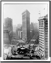 1916 - View of Flatiron Building, Broadway and Fifth Avenue, south from 24th Street