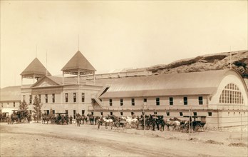 Hot Springs, S.D.' Exterior view of largest plunge bath house in U.S. on F.E. and M.V. R'y 1891.