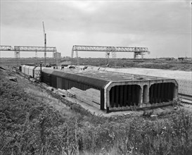 Construction of the IJtunnel or Construction of the Coen Tunnel / Date October 1, 1963.