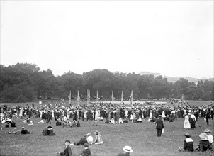 Confederate Reunion: Registration Day, crowds at monument grounds circa 1917.
