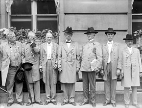 1917 Confederate Reunion - Commander in Chief, General Harrison and staff, Generals Mickey and Dinkins on either side.
