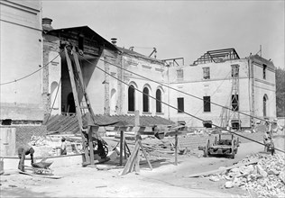 Remodeling the United States Supreme Court circa 1917.