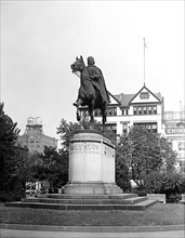 Statue of Pulaski in Washington D.C. circa 1918.