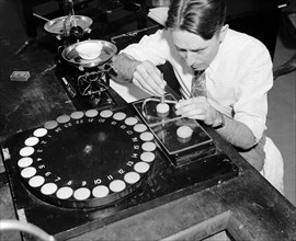 1939 - government experiments test the ability to make egg whites different colors.