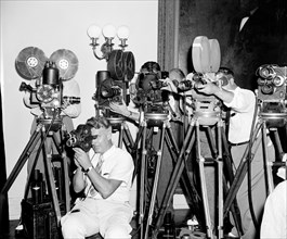 Press with film equipment at White House circa 1938 or 1939 .