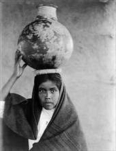 Edward S. Curits Native American Indians - Qahatika water girl, Arizona circa 1907.