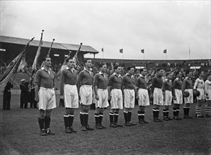 Chelsea football club team photo  November 9, 1947.