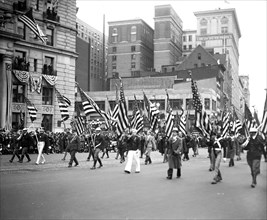 Franklin D. Roosevelt - Franklin D. Roosevelt inauguration. Parade. Presentation of flags -  Washington, D.C. March 4, 1933.