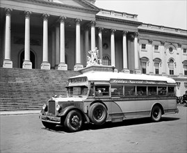 Tour bus at U.S. Capitol, Washington, D.C. circa 1935.