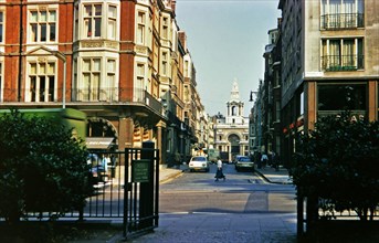 Street Scene in London in 1973 (Half Moon Street) .