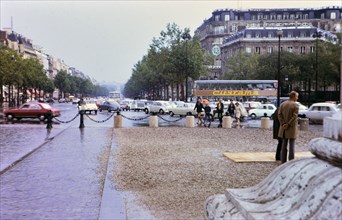 1972 France - (R) - Traffic on the Champs-Élysées in Paris France.