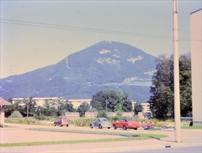 1972 (R) - Cars in queue at Switzerland and Germany border crossing.