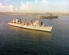 Fast combat support ship USS DETROIT