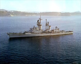 Guided missile destroyer USS FARRAGUT
