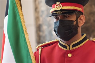 Kuwaiti honor guard member