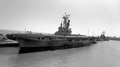 1979 - A port bow view of the Argentine aircraft carrier VEINTICINO DE MAYO