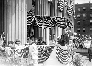 President Woodrow Wilson speaking on behalf of Liberty Loans