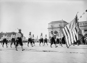 Parade at the unveiling of the Columbus Memorial